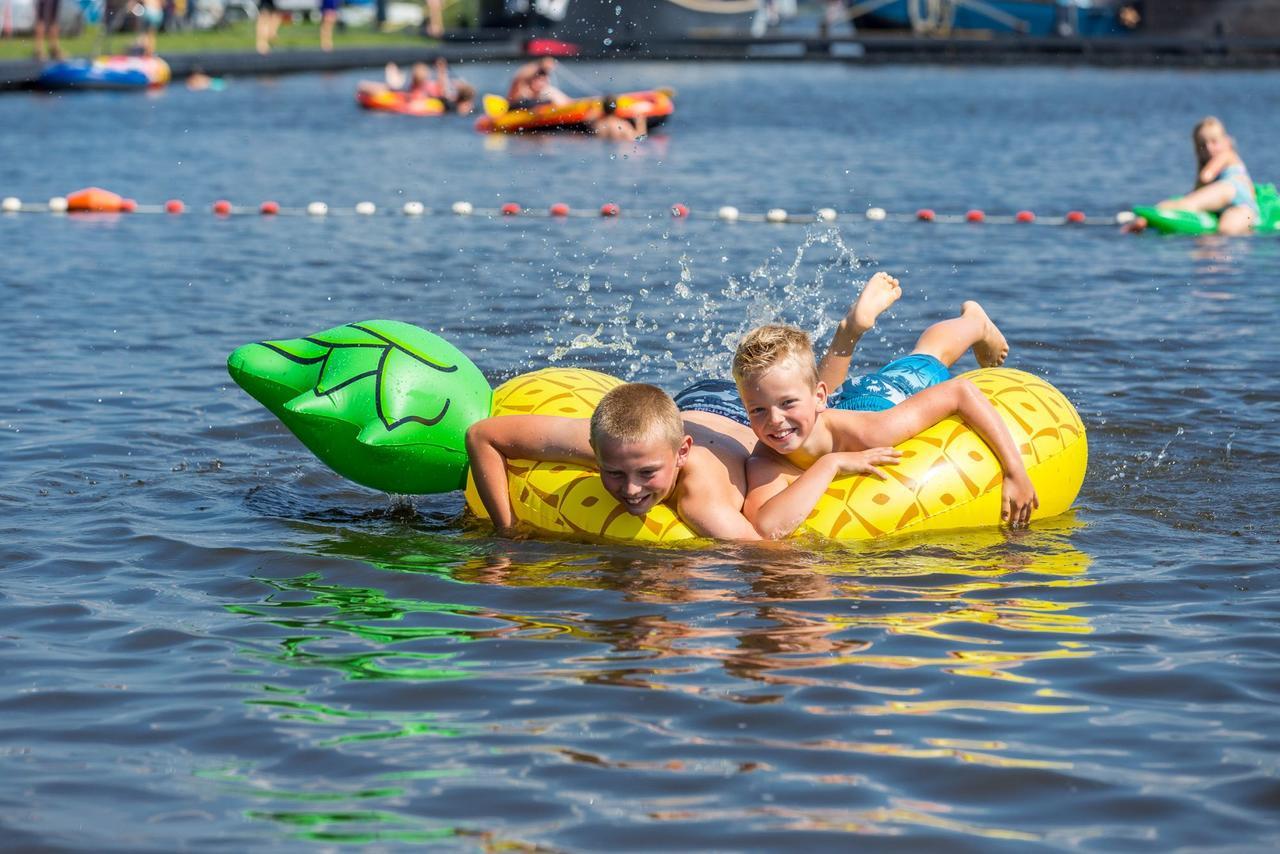 Vakantiepark De Kuilart Koudum Eksteriør bilde